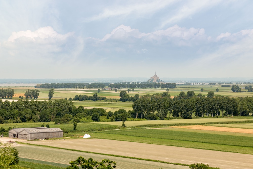 Hotel the Originals Le Mont Saint Michel Sud Les Quatre Salines 48/52