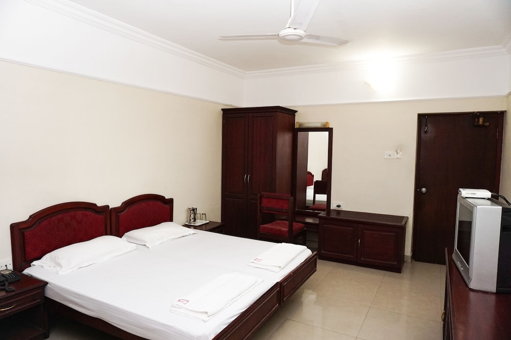 Hotel Keerthi 6/29