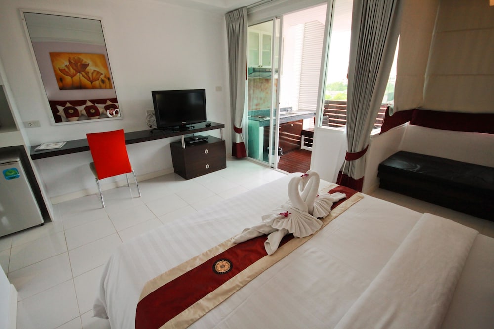 Kata Beach Studio Service Apartment 19/50