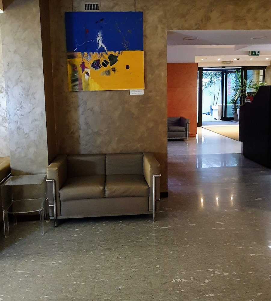 Hotel Metro 28/36
