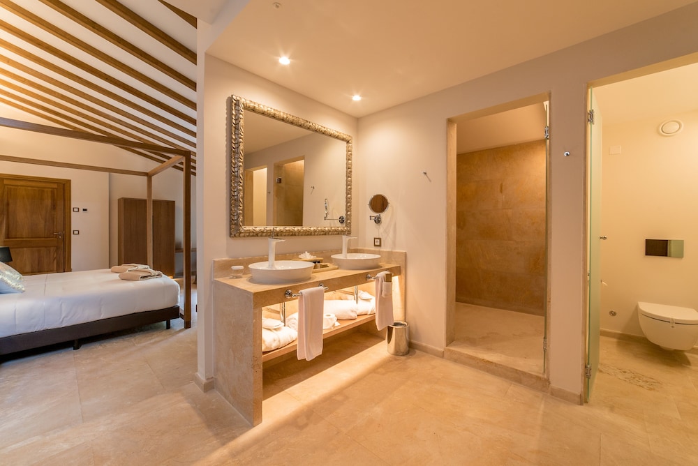 Hotel Creu de Tau Art and Spa - Adults Only 110/111