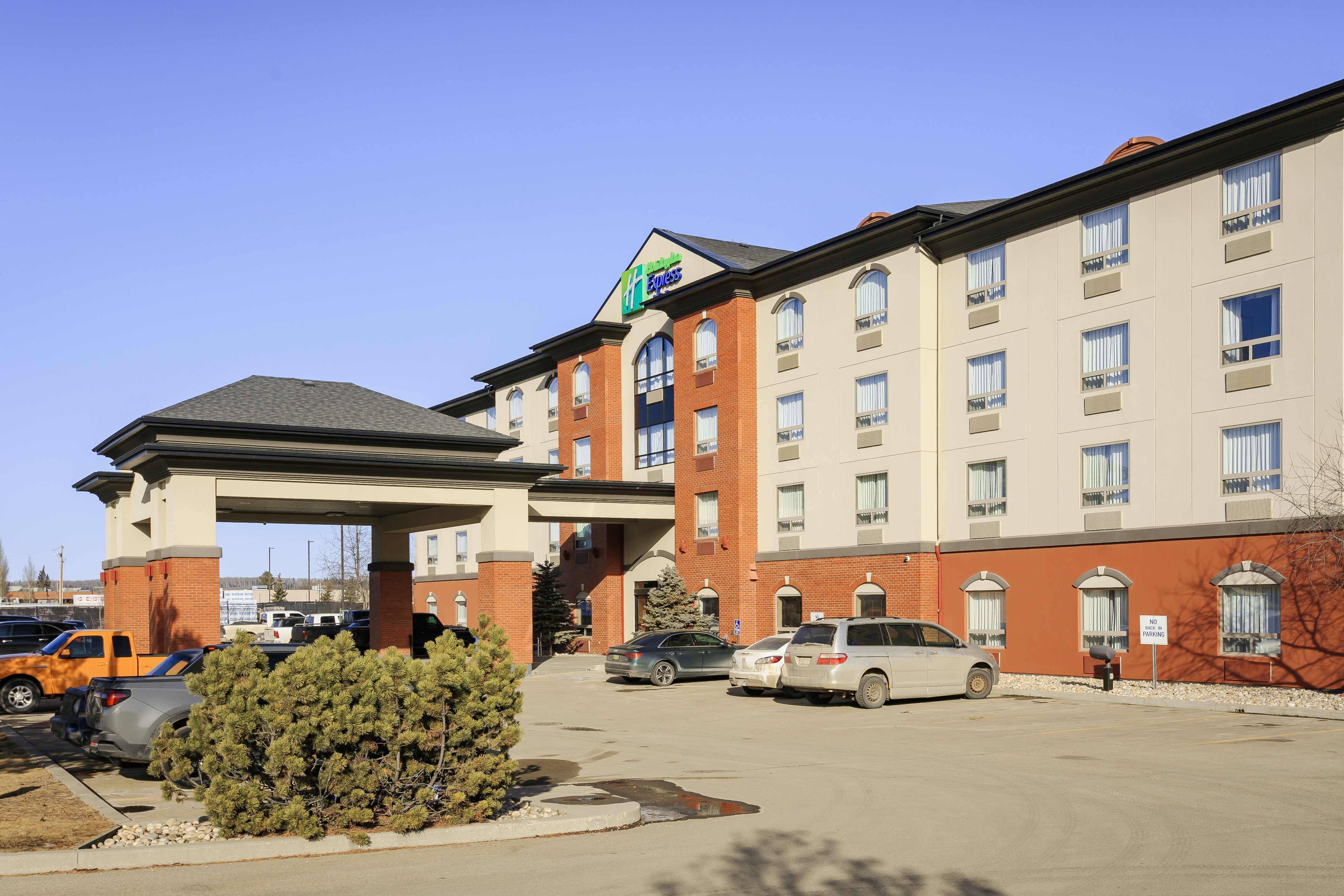 Holiday Inn Express Hotel Suites Whitecourt Southeast 73/78