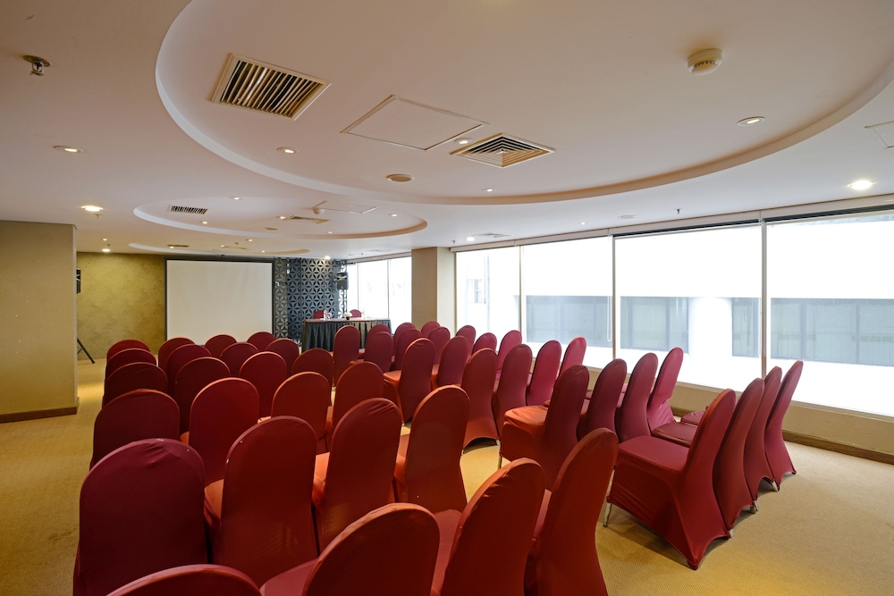 Crown Prince Hotel Surabaya 66/71