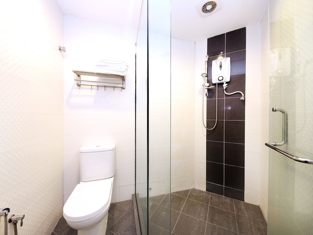 OYO 442 Marvelton Hotel 40/41