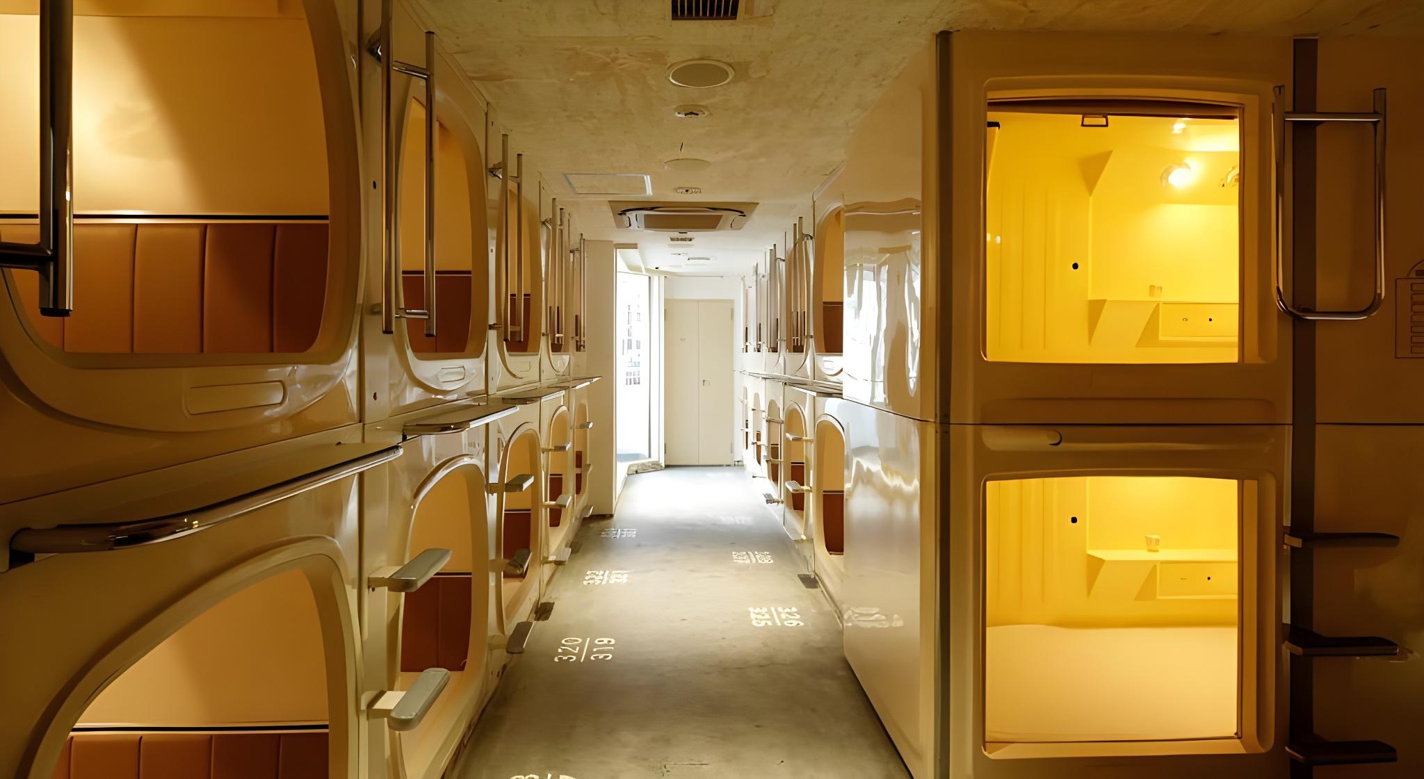 Capsule, Male Dorm