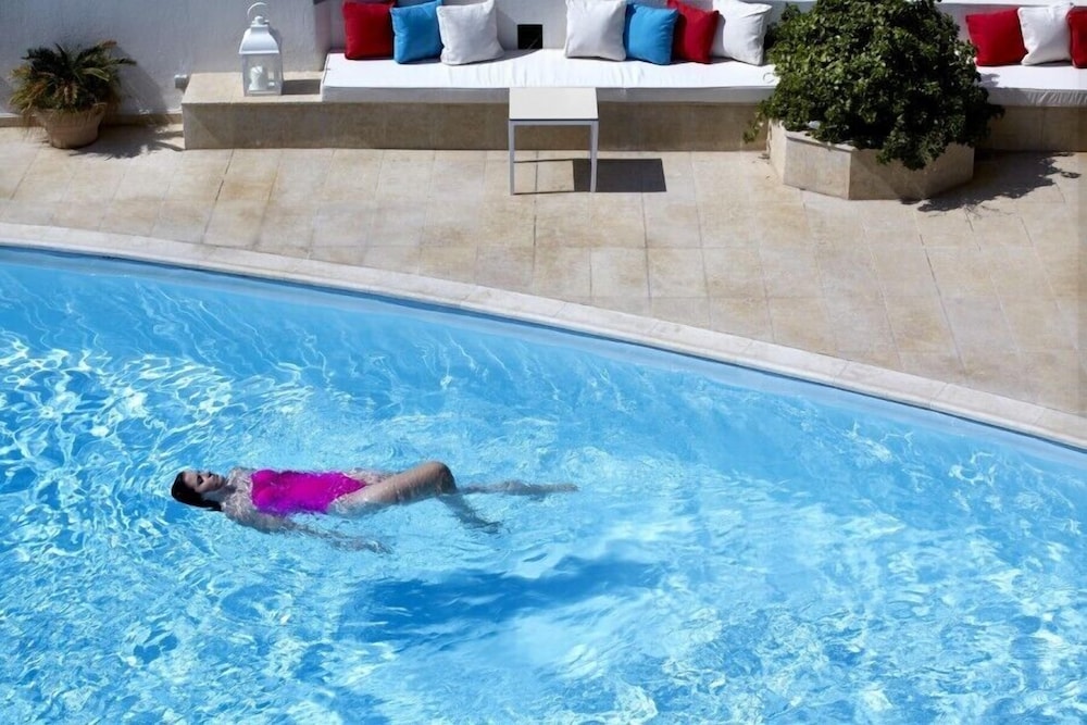 Mitos Suites 54/62