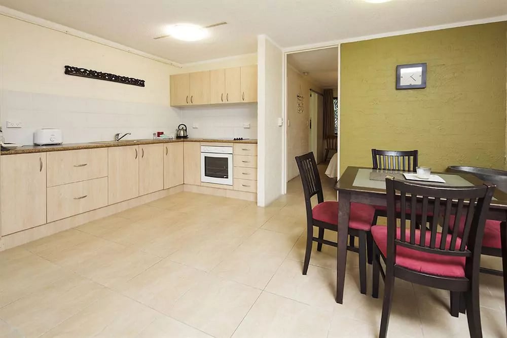 Burleigh Palms Holiday Apartments 57/75