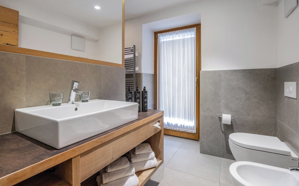 Mountain, Comfort, 1 King and 1 Single Beds، Hotel Palace Ravelli 4/4