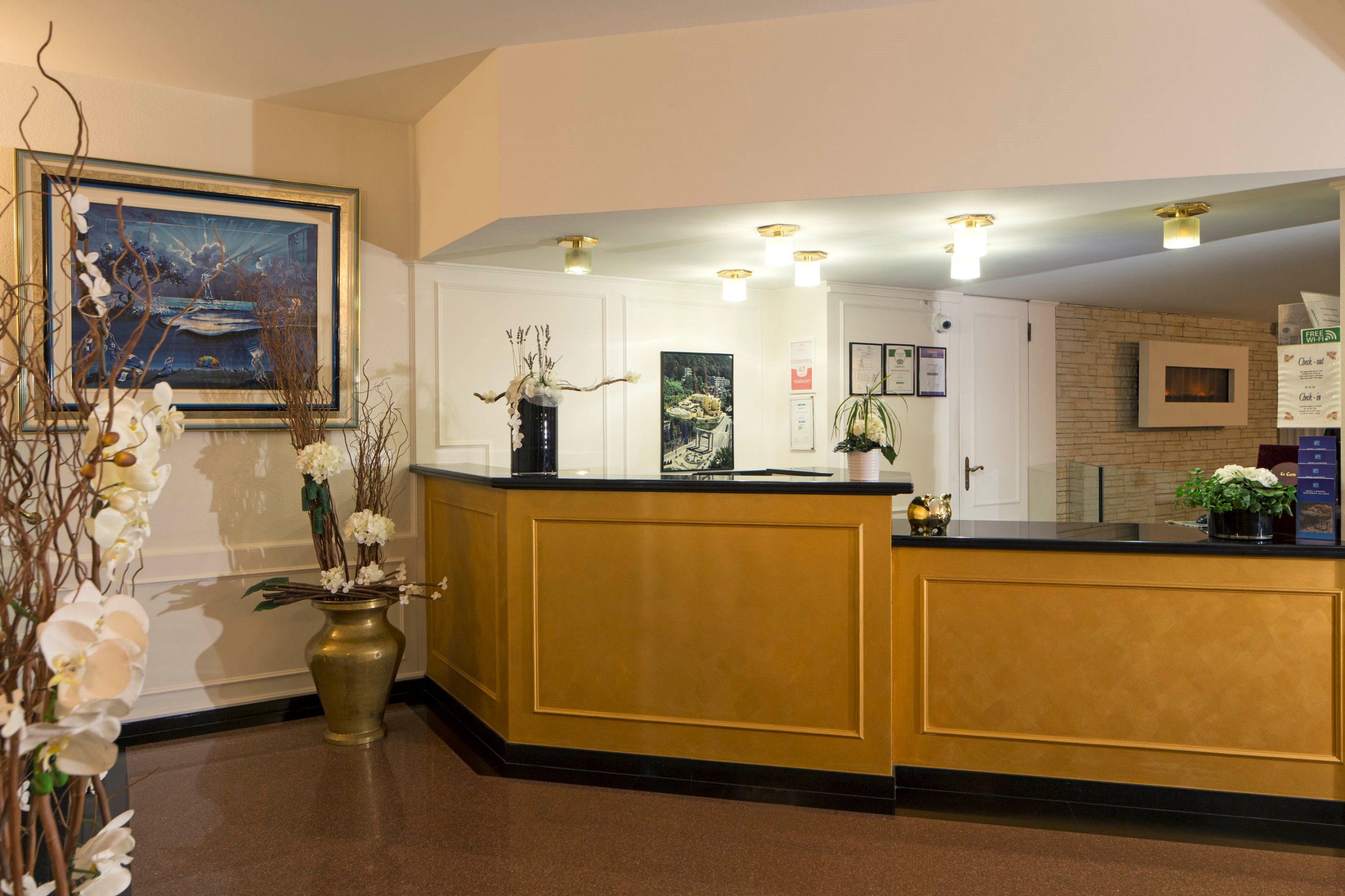 Hotel Campione 8/74