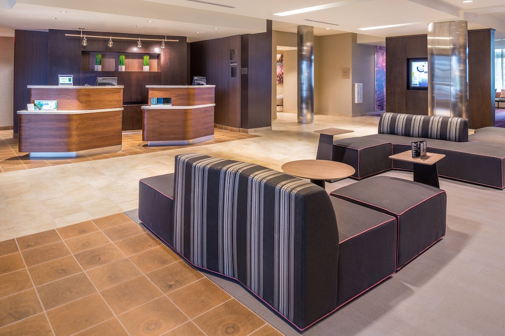 Courtyard By Marriott Detroit Farmington 7/47