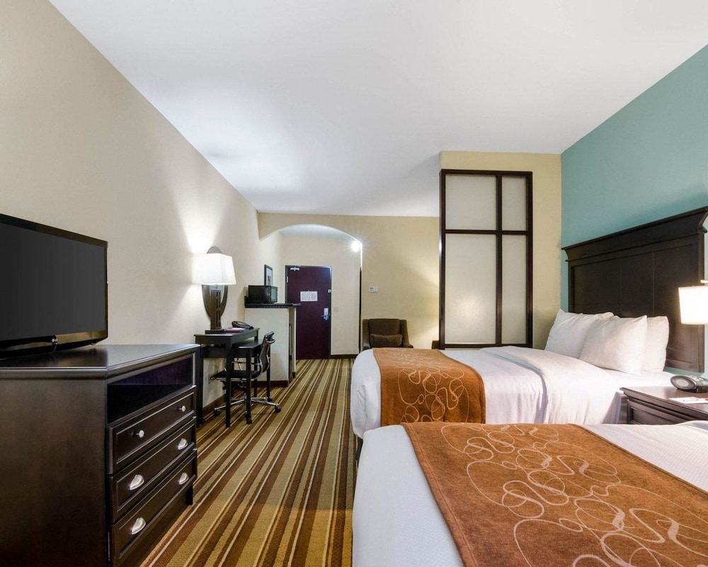 Comfort Suites Topeka Northwest 5/32