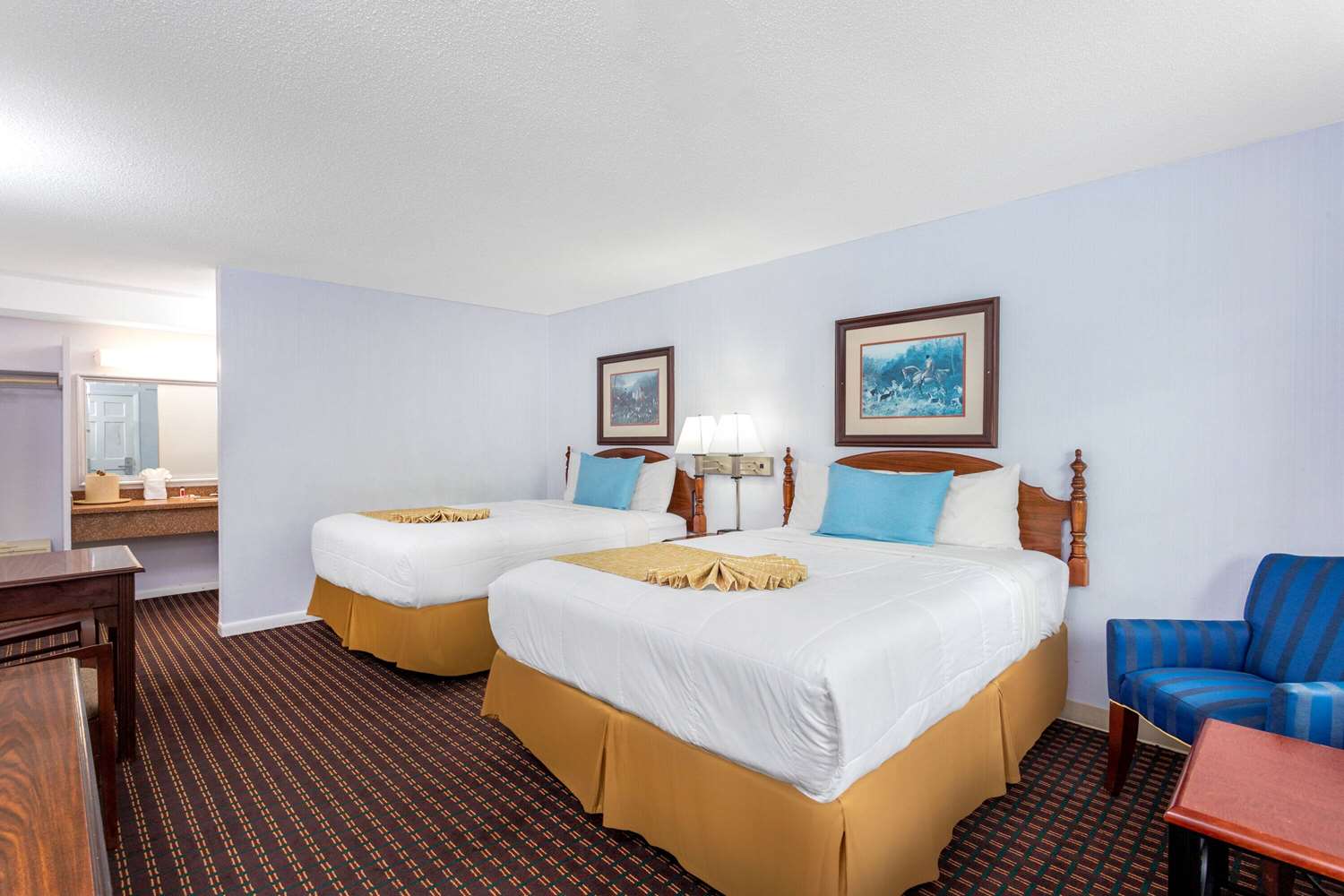Travelodge by Wyndham Cape Cod Area 8/17