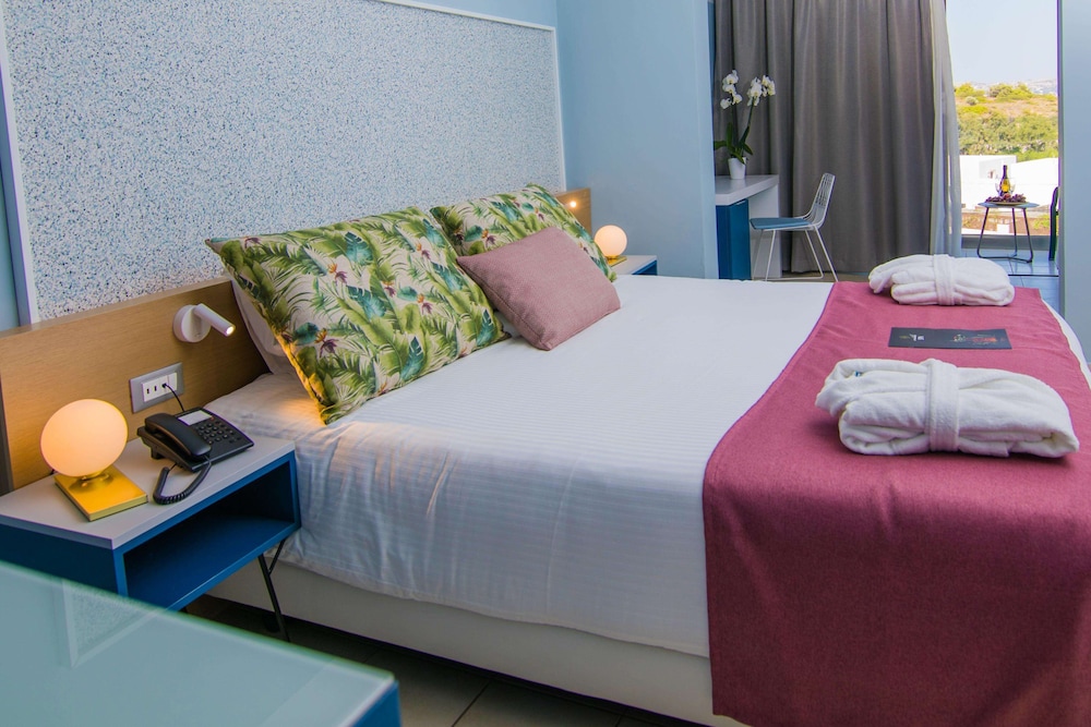 Deluxe, Double Bed, Garden or Pool View، Lindos Breeze Beach Hotel 8/10