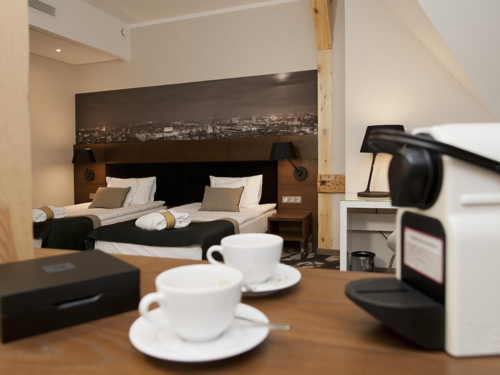 Mercure Bydgoszcz Sepia 36/47