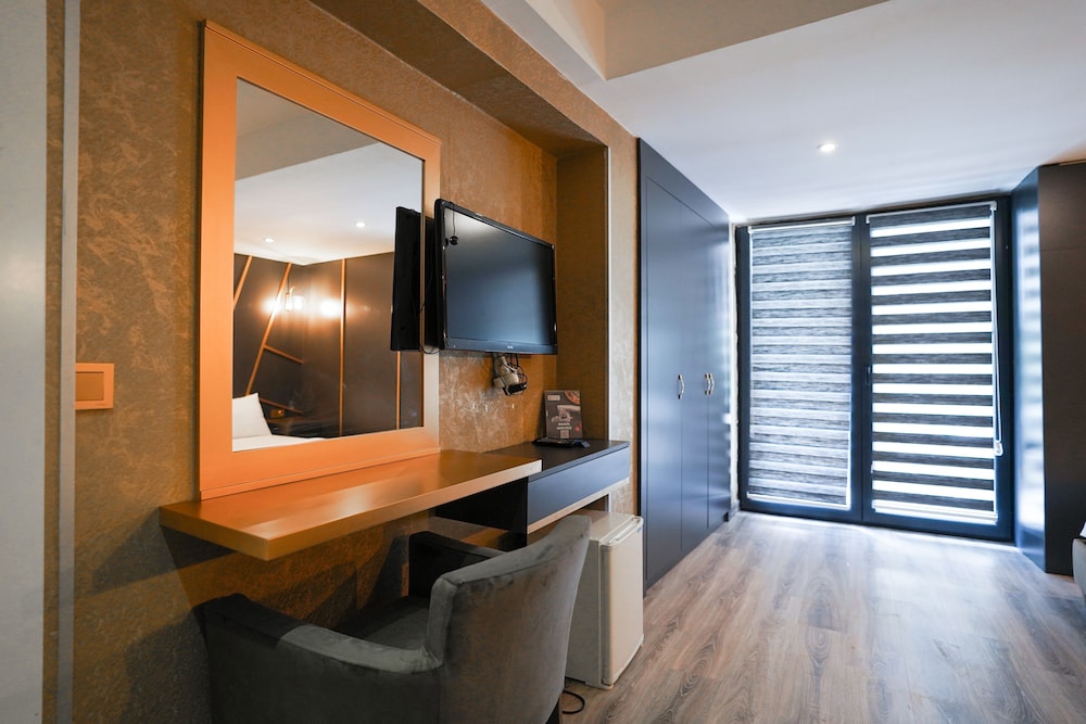 Time Hotel Mecidiyekoy 24/24