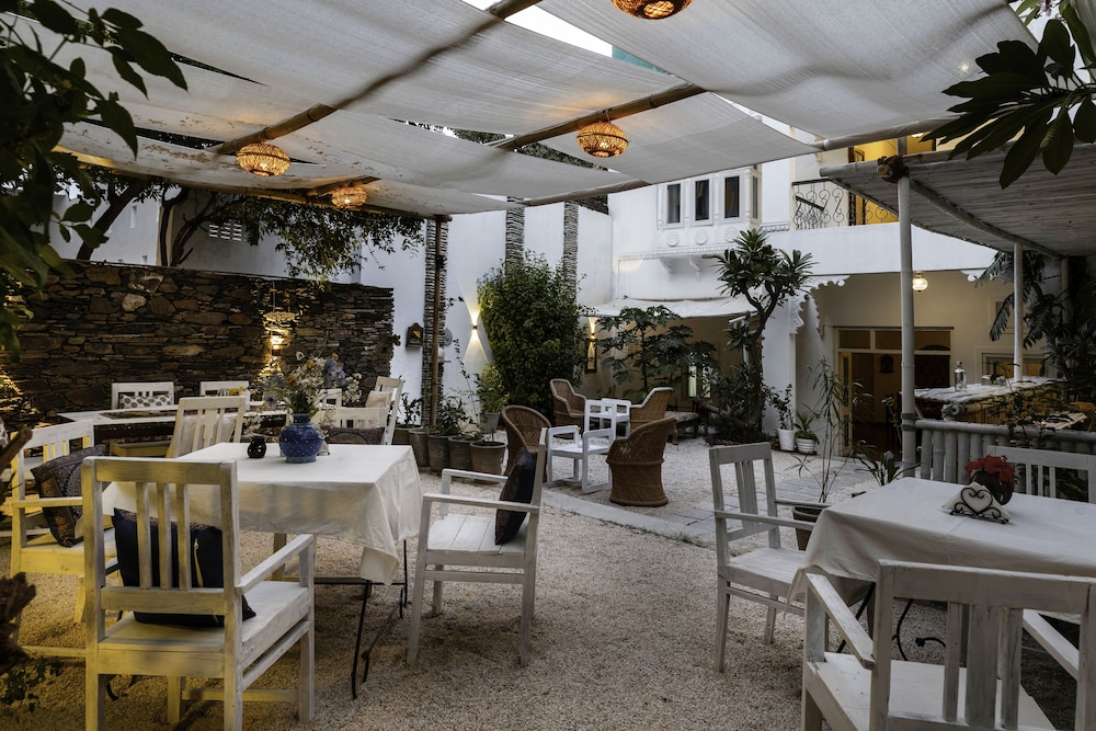 Hibiscus Guest House 30/47