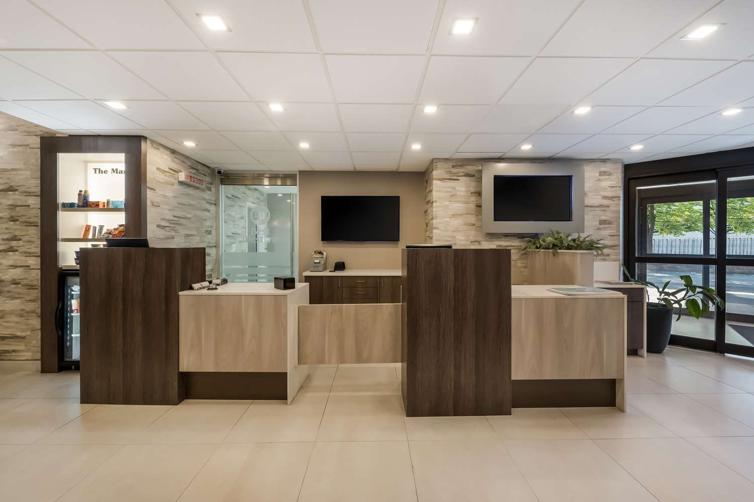 Lobby at Best Western Belleville, BELLEVILLE - ONTARIO