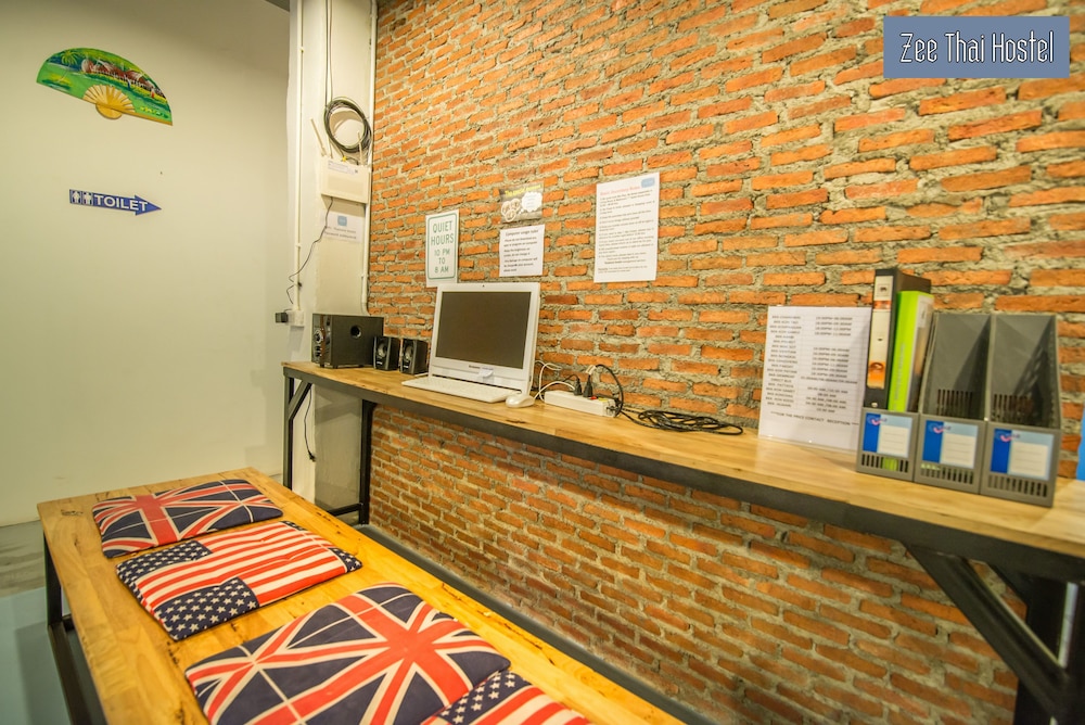 Zee Thai Hostel (Thaitone Hostel) 6/69