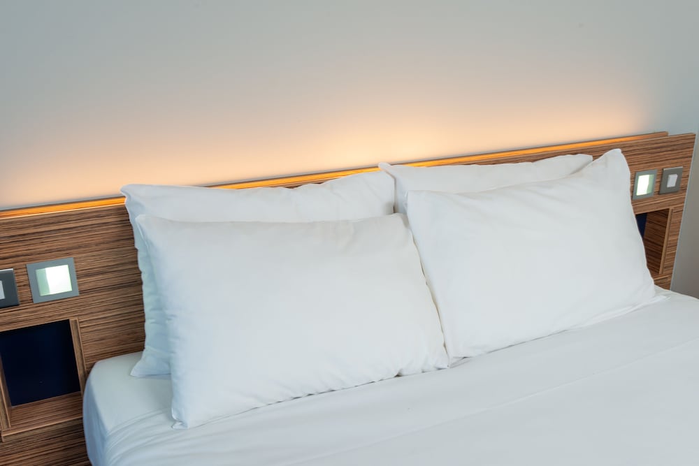 ibis Budget Portishead Marina 8/16