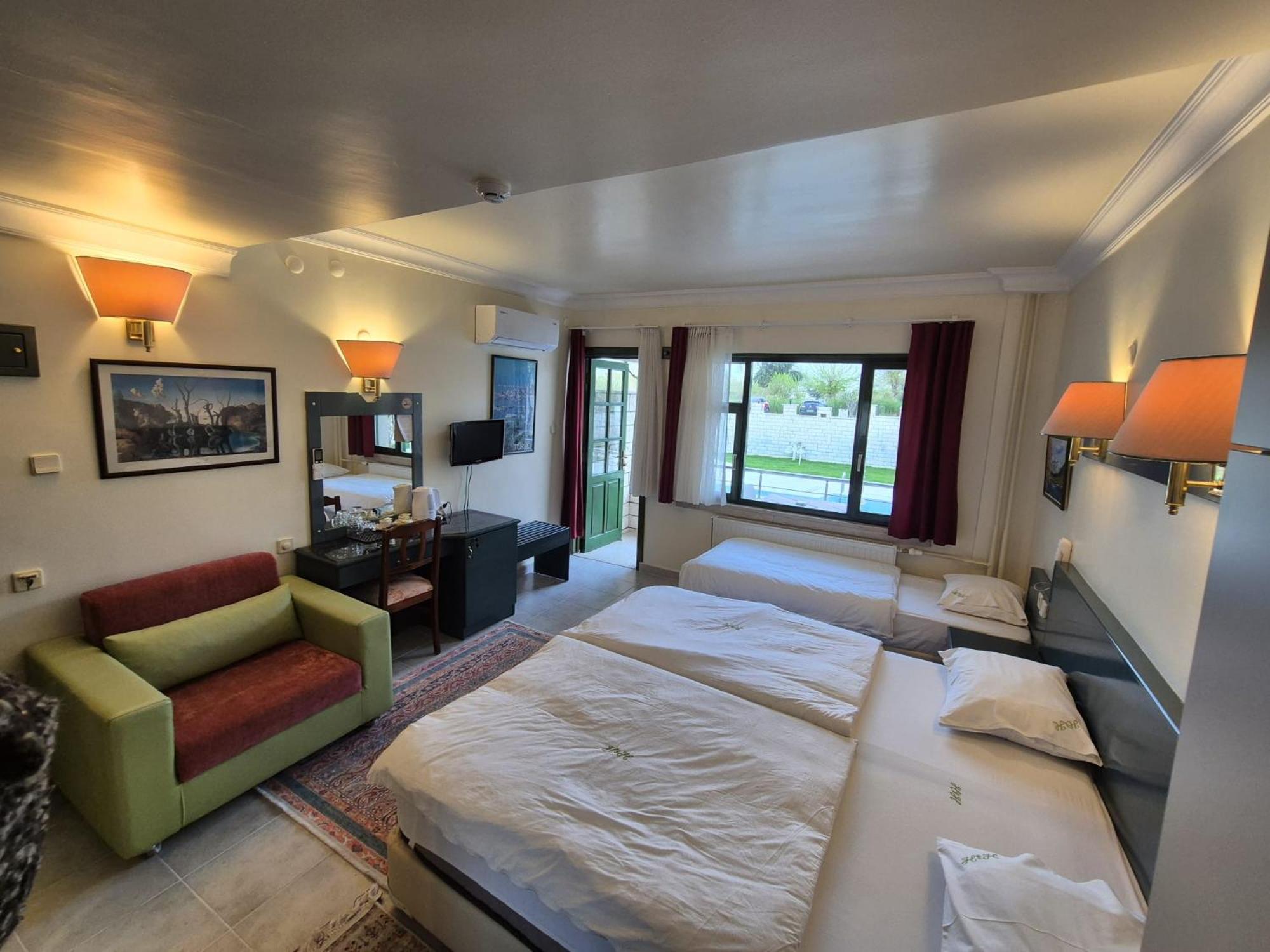 Room, Triple, 3 Beds, Pavilion View