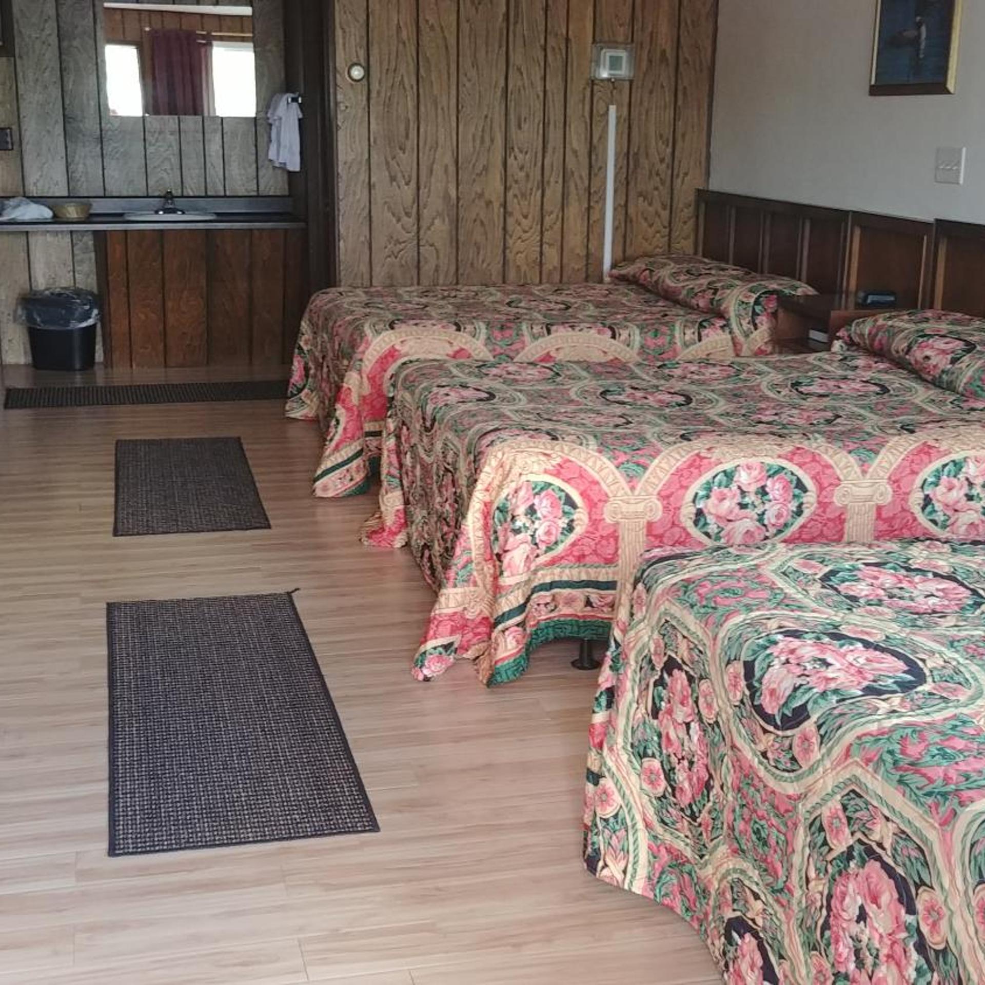 Falls Motel 25/32