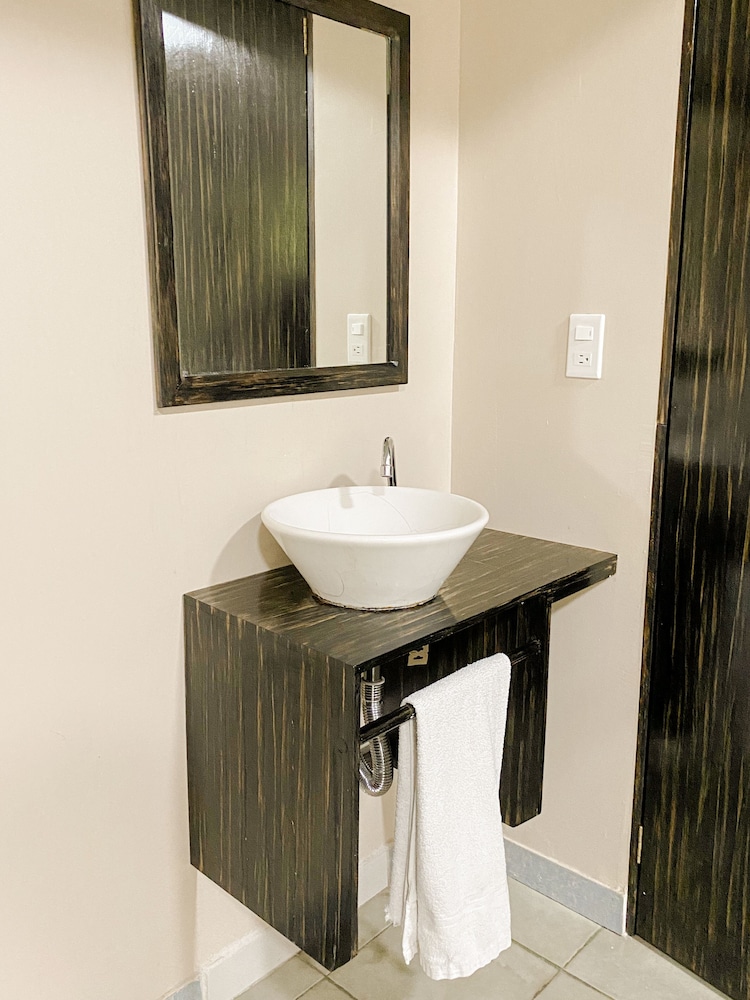 Amigo Suites Hotel 43/43