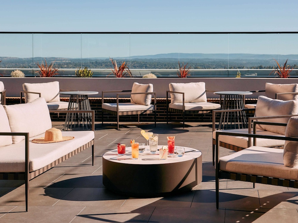 Mercure Melbourne Doncaster 43/70