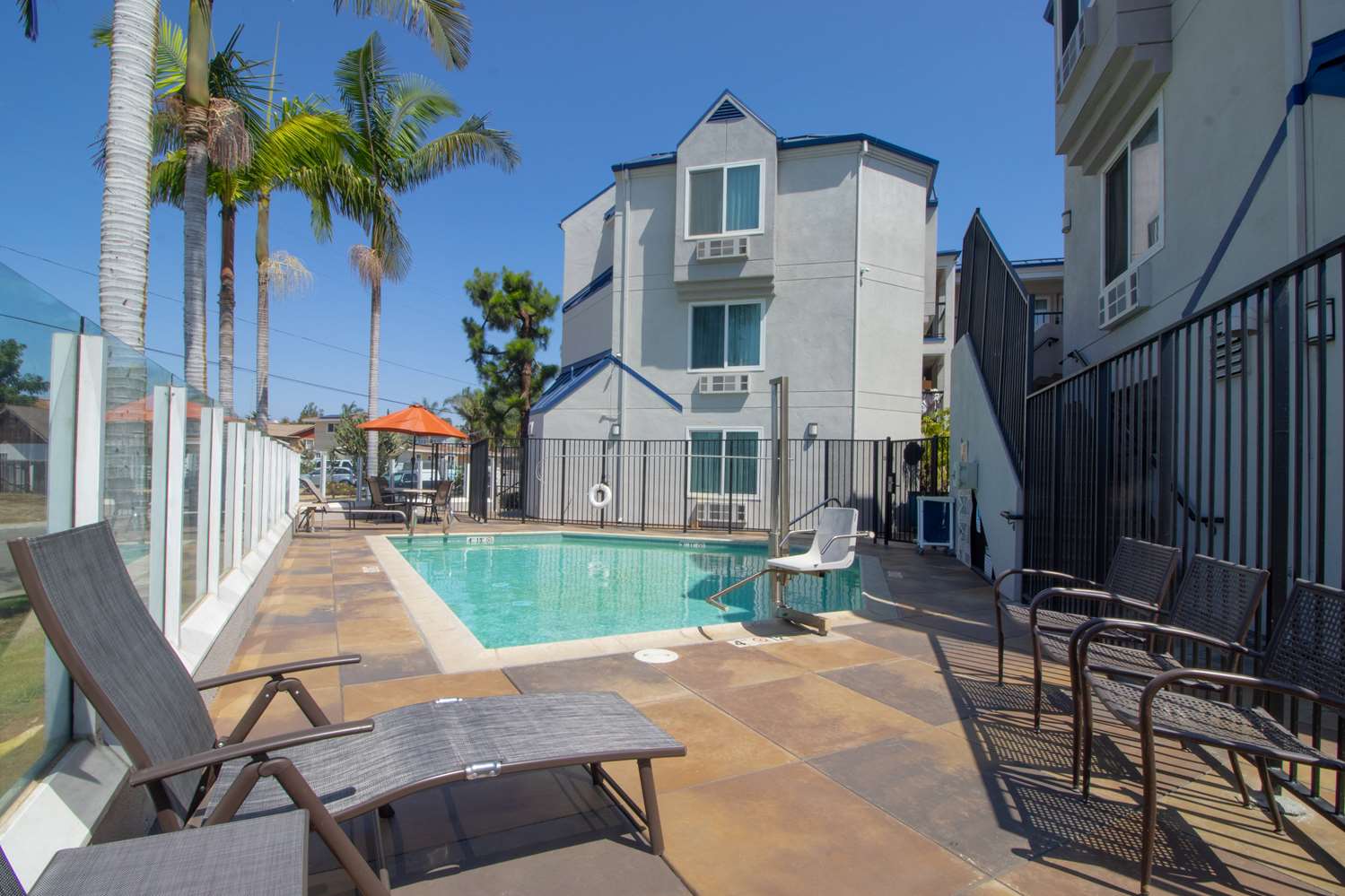 Days Inn by Wyndham Carlsbad 38/45