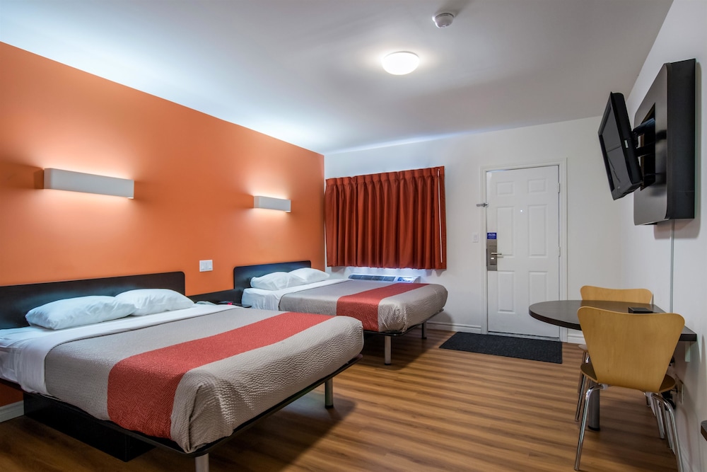 Motel6 Sudbury, ON 22/46