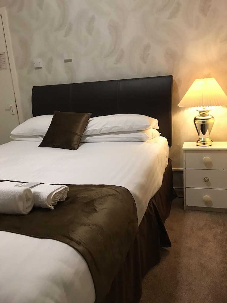 The Feathers Hotel 15/34
