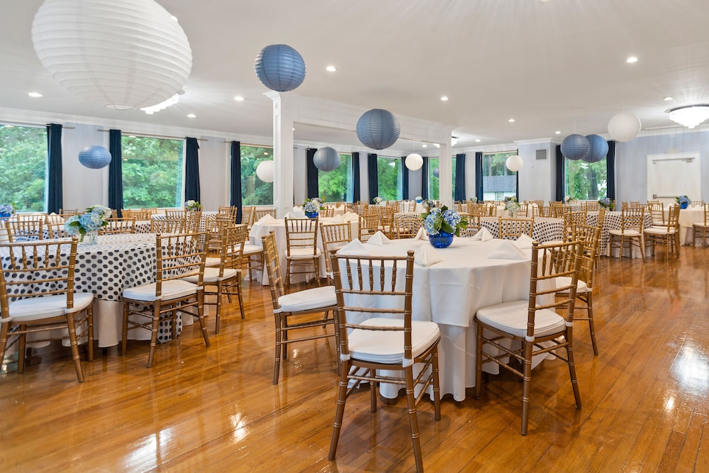 Seven Hills Inn 18/34