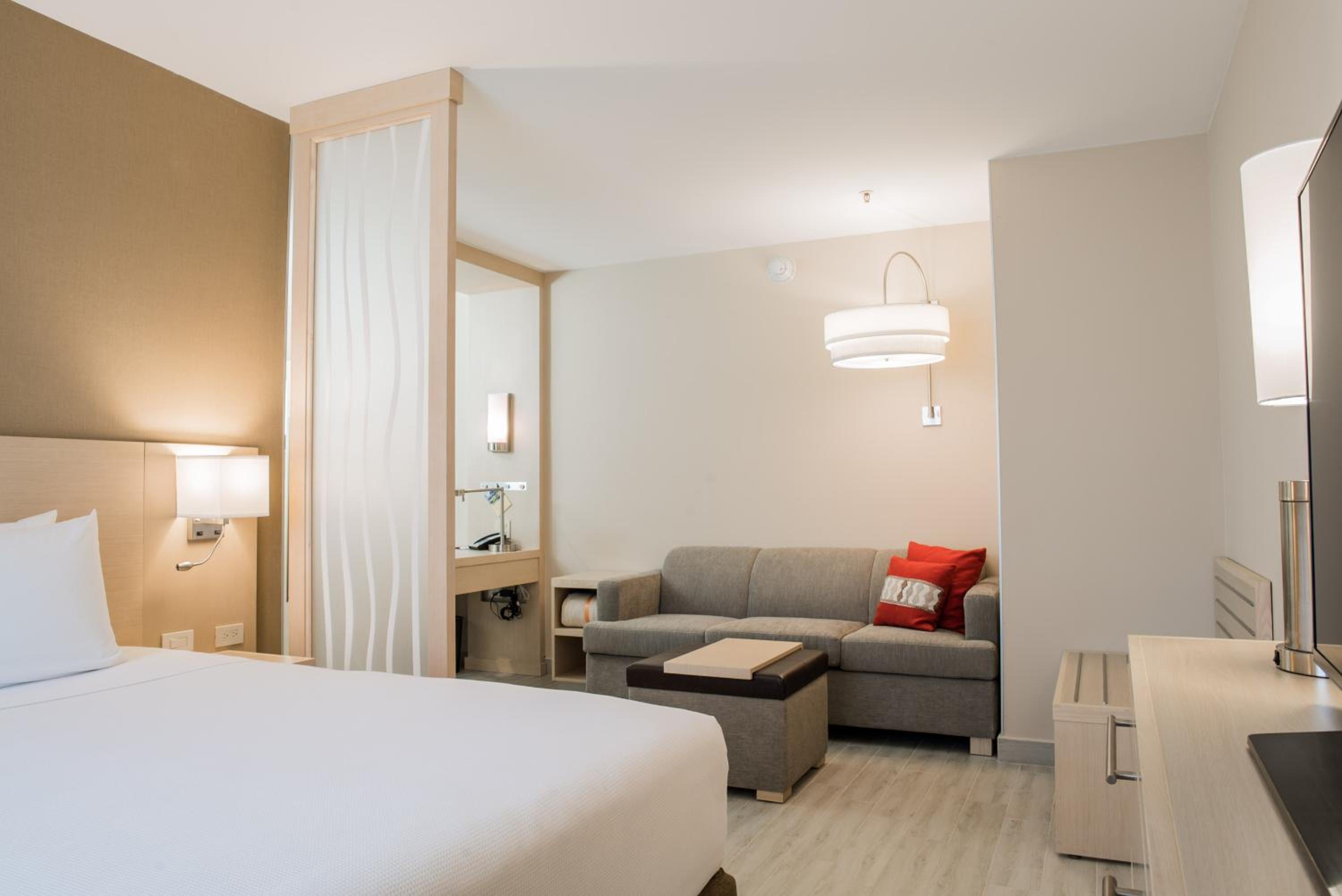 Specialty, King Bed