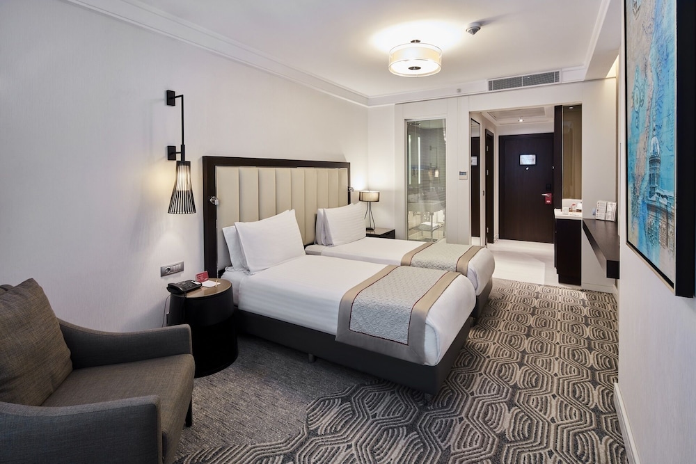 Movenpick Hotel Istanbul Golden Horn 14/89