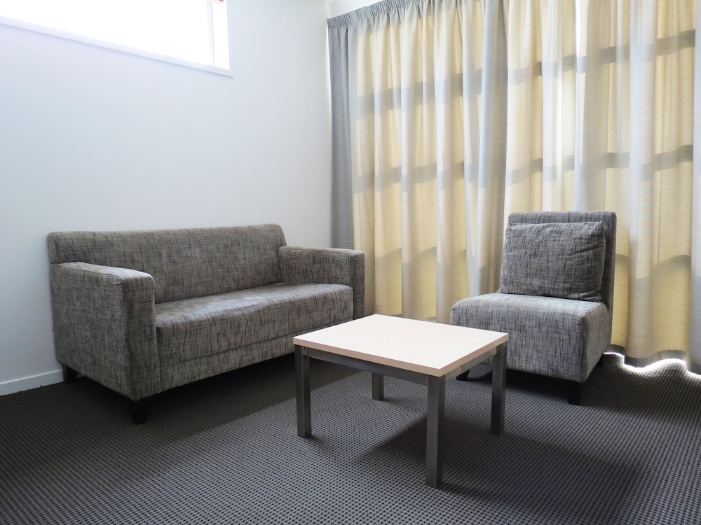Tetra Serviced Apartments by Nesuto 42/48