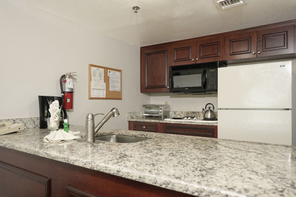 Parc Corniche Condominium Suites 4/62