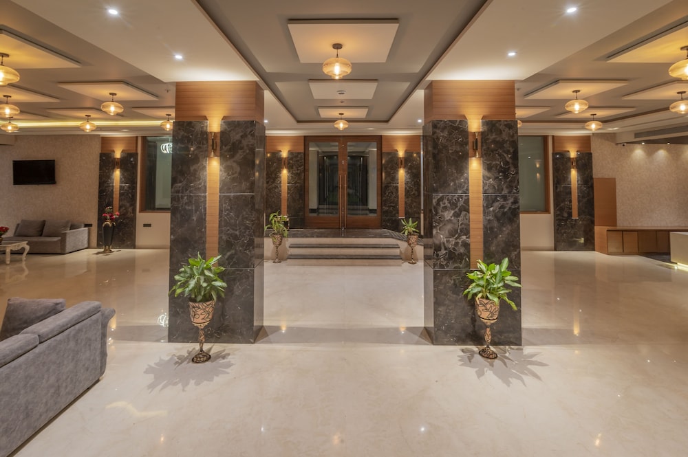Saya Grand Resort By Treat Thane 9/50