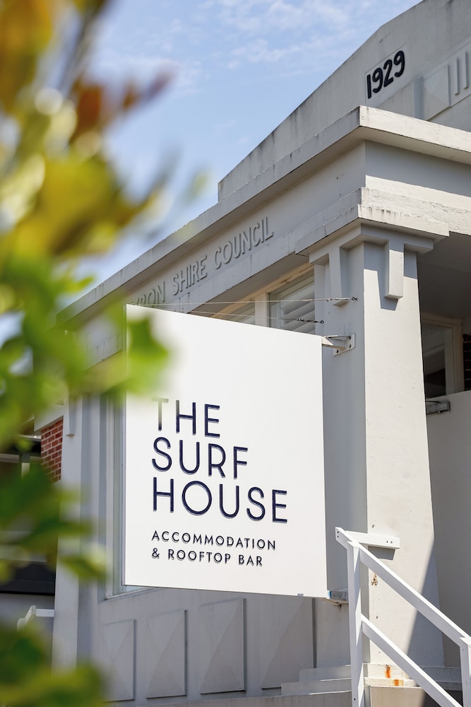 The Surf House 2/50