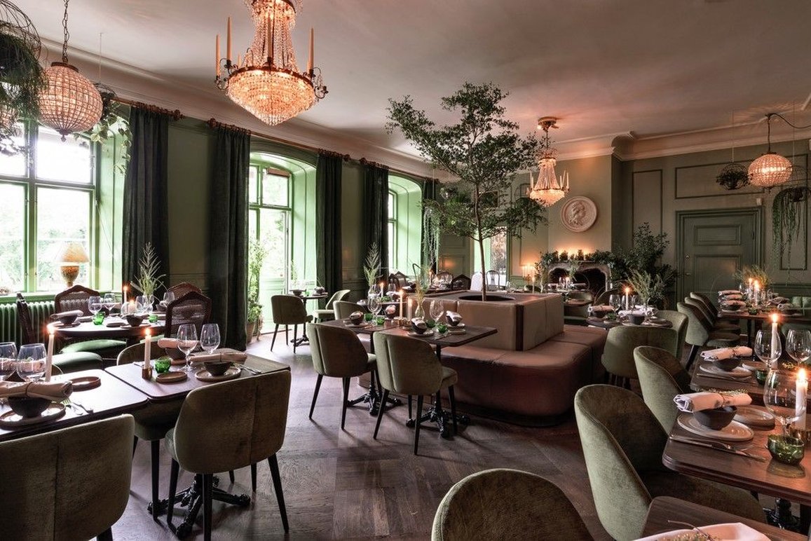 Akeshofs Slott 5/8