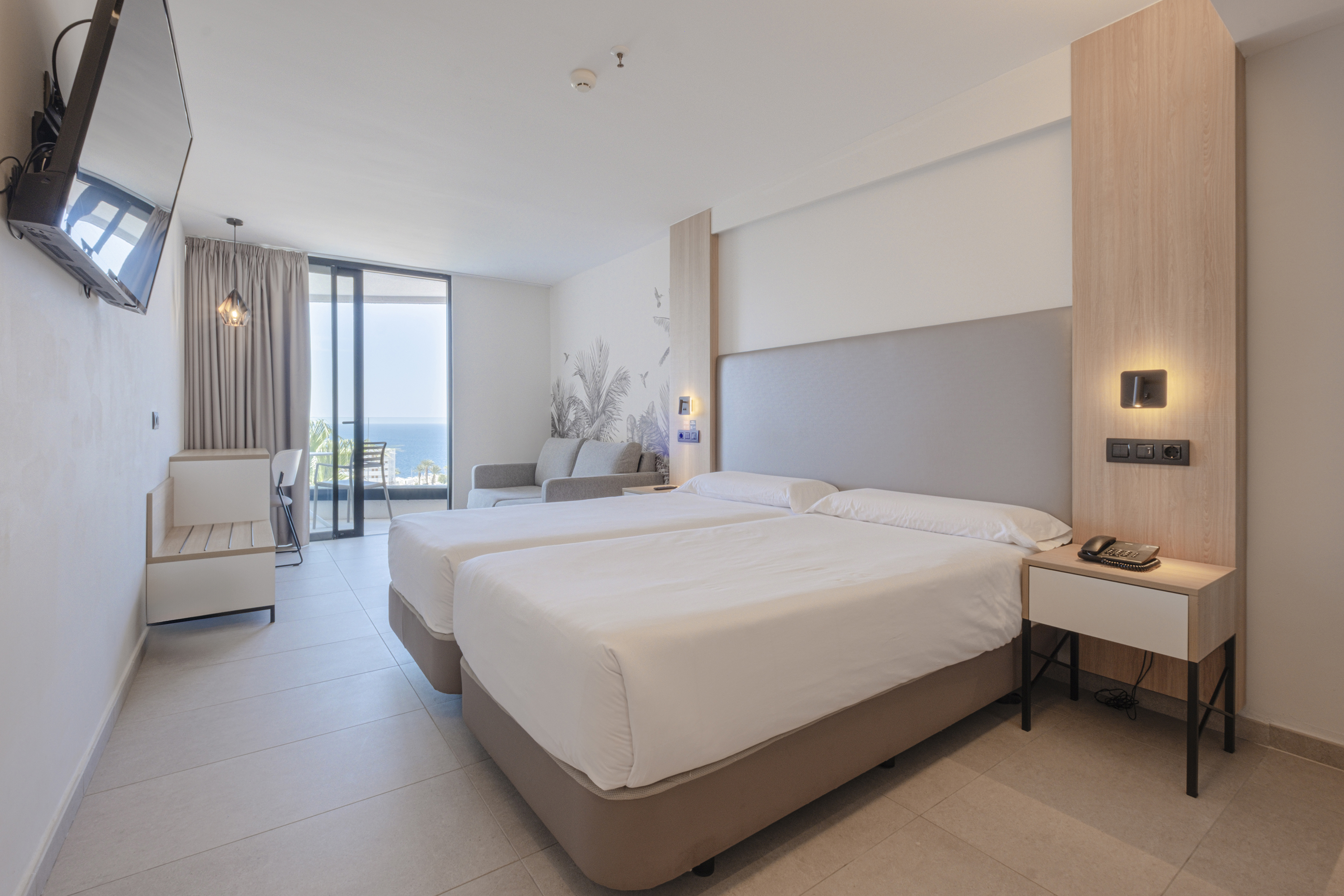 Room, Double Bed, Side Sea View، MYND Adeje 3/6