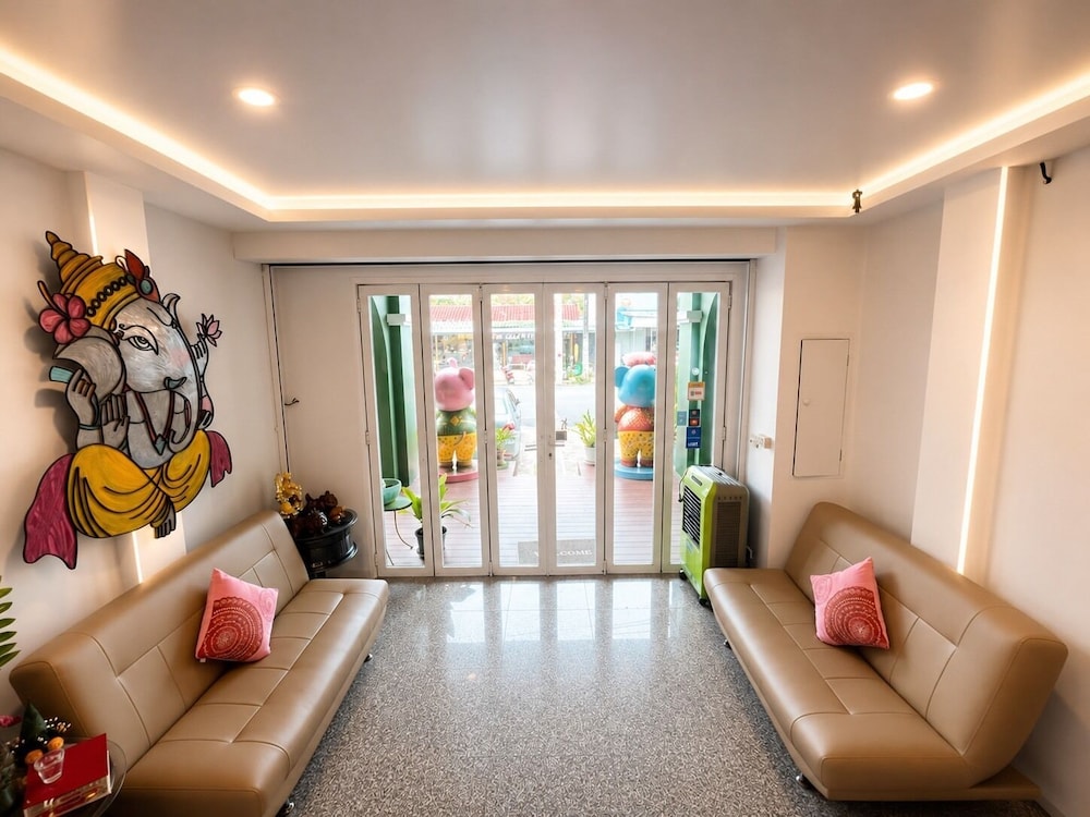 Karon Living Room 37/53