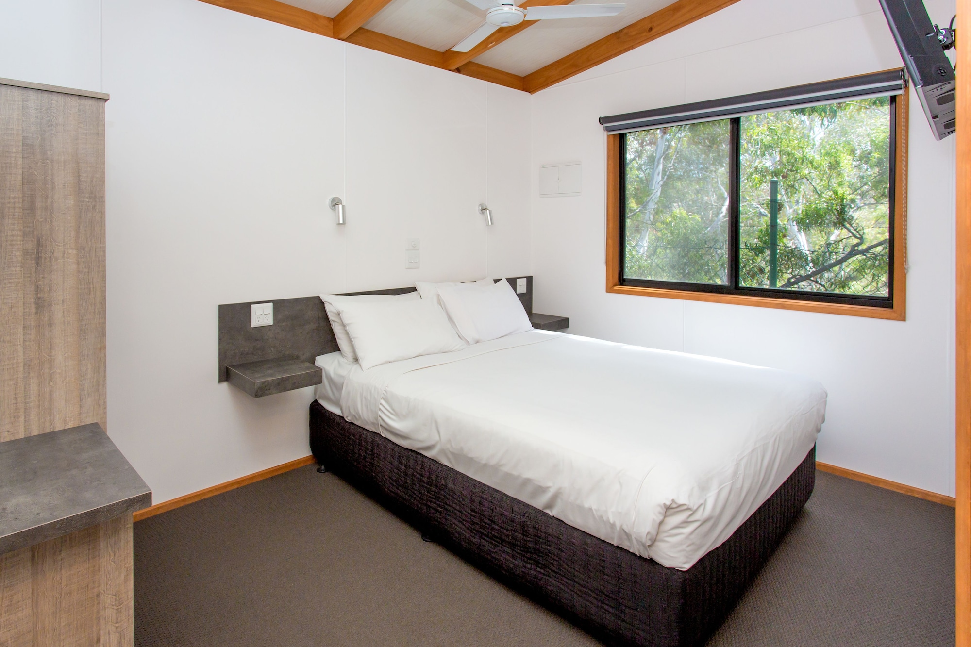 2 Bedrooms, Family, Cabin, 1 Queen and 2 Bunk Beds