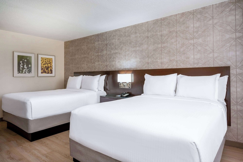 Wyndham Indianapolis Airport 30/72