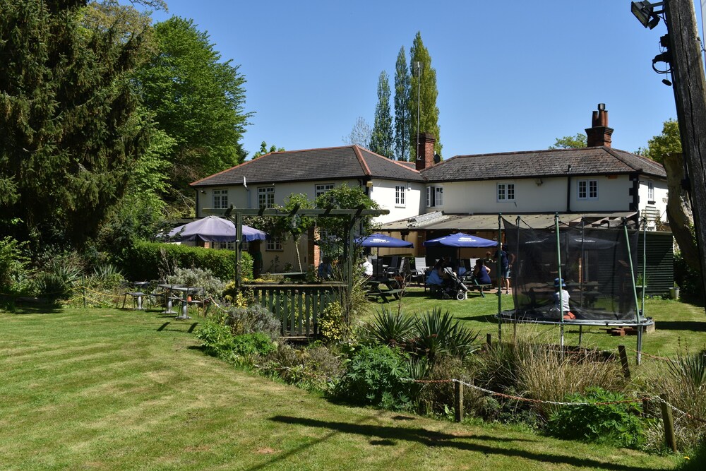 The Winchfield Inn 21/22