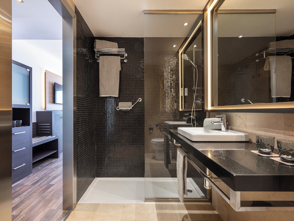 Hotel Cadiz Paseo Del Mar Affiliated By Melia 65/68