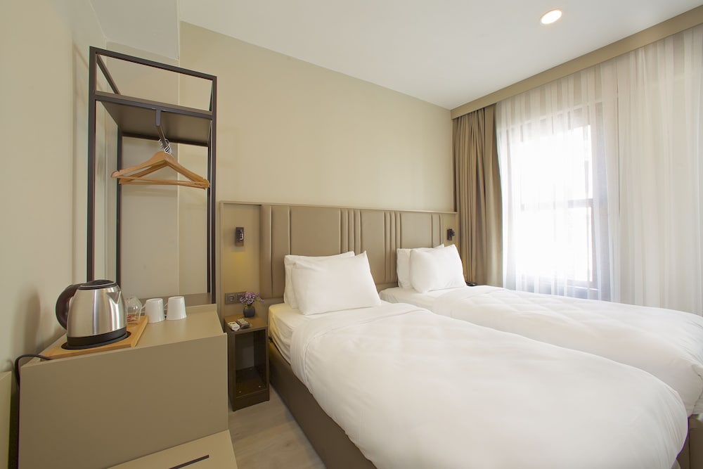 STANDARD, TWIN BEDS