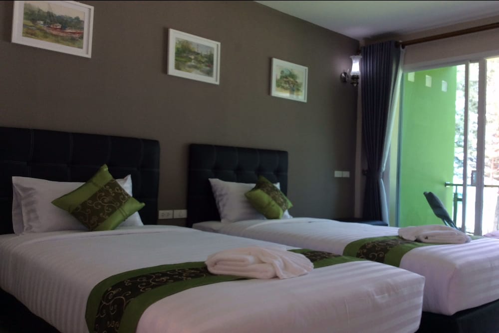 Greenseaviewresort Bangsaphan 24/50