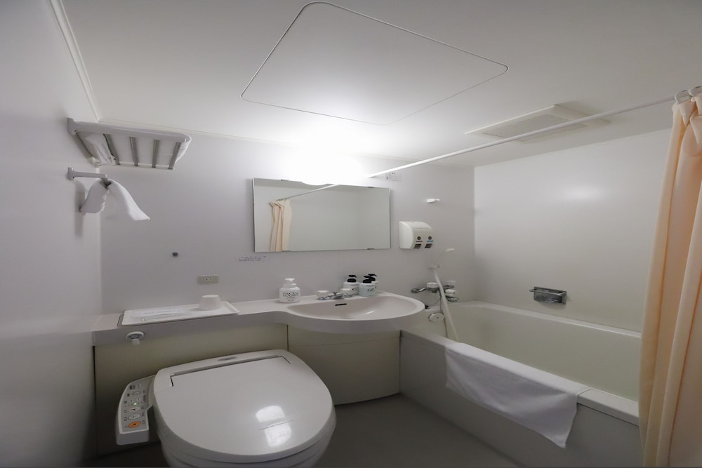 Smile Hotel Takaoka Ekimae 57/58