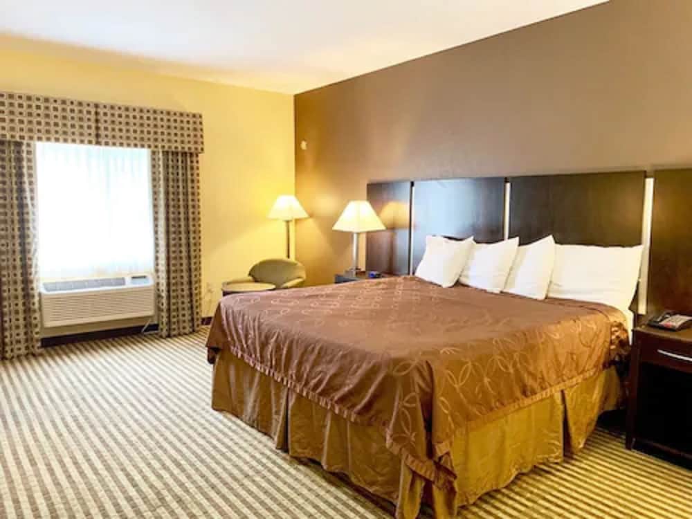 Whitney Inn & Suites 11/34