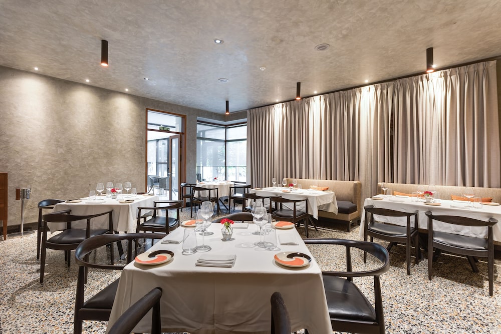 The Manor New Delhi 54/74