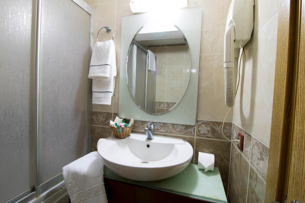 Kocaman Hotel 52/54
